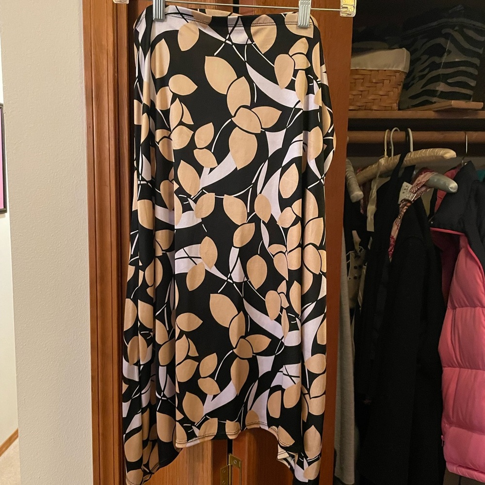 Merona size L shark bite hem gold silver and black skirt
